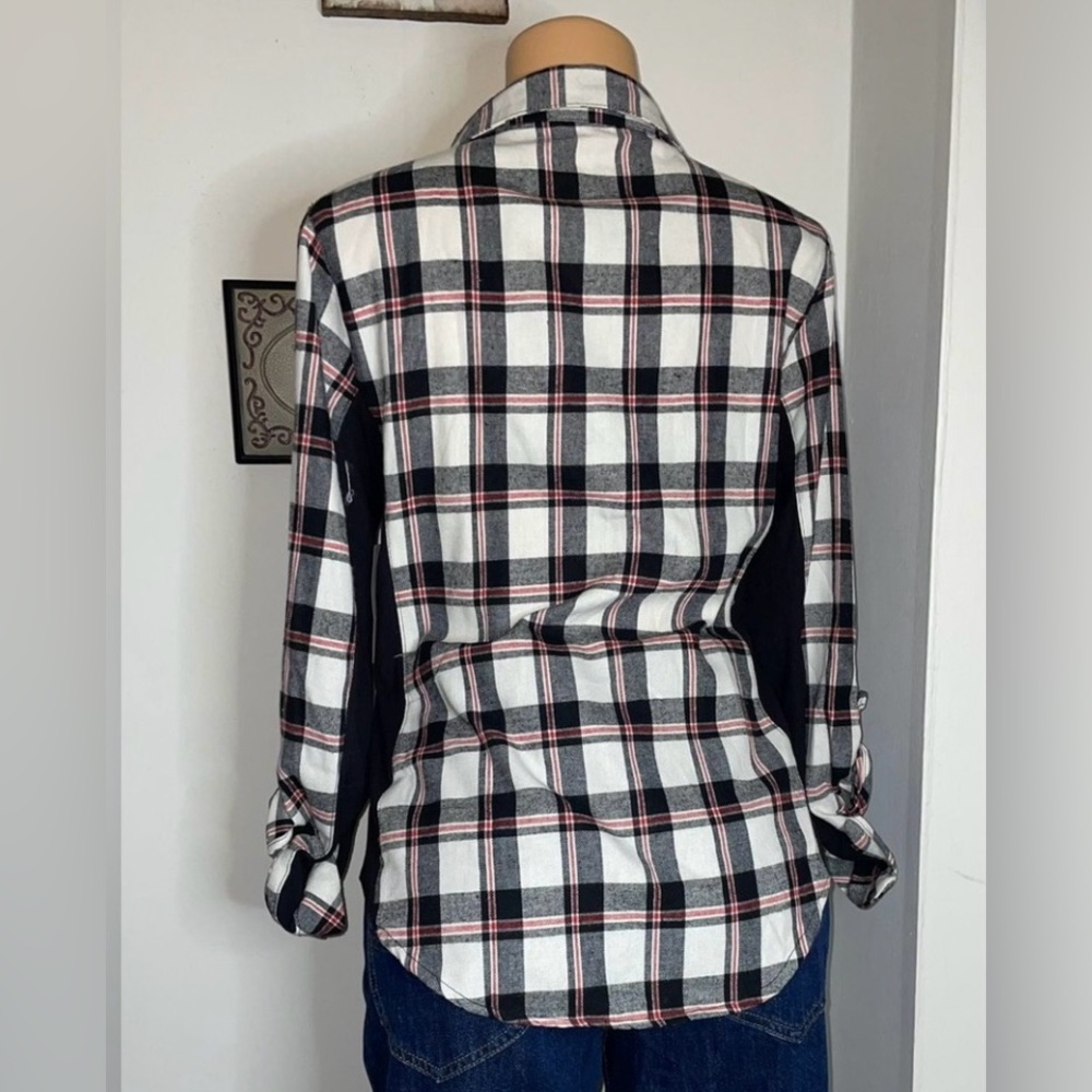 (106) EDEN & OLIVA TOP PLAID BOTTOM DOWN LONG SLEEVE SIZE L - Picture 3 of 6